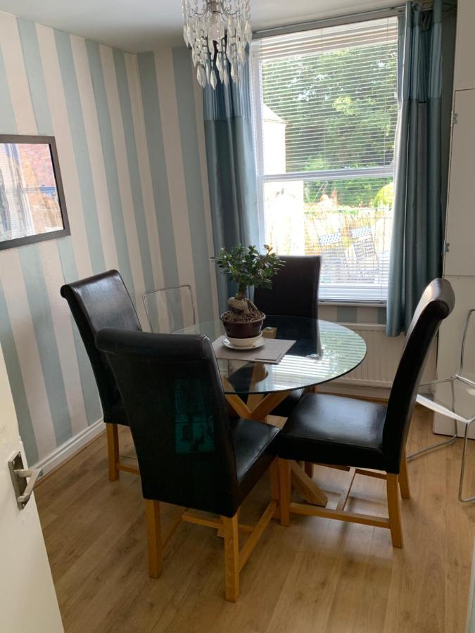 Gillygate Holiday Apartment York Bagian luar foto