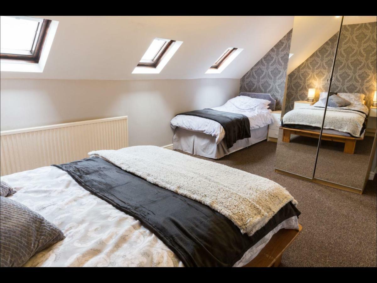 Gillygate Holiday Apartment York Bagian luar foto