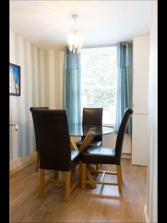 Gillygate Holiday Apartment York Bagian luar foto